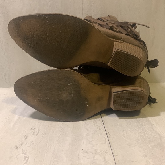 Forever 21 Women’s Brown Faux Suede Fringe Block Heel Western Ankle Boots - Picture 5 of 12